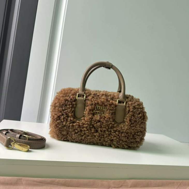 Picture of Miu Miu Handbags _SKUfw184962923fw